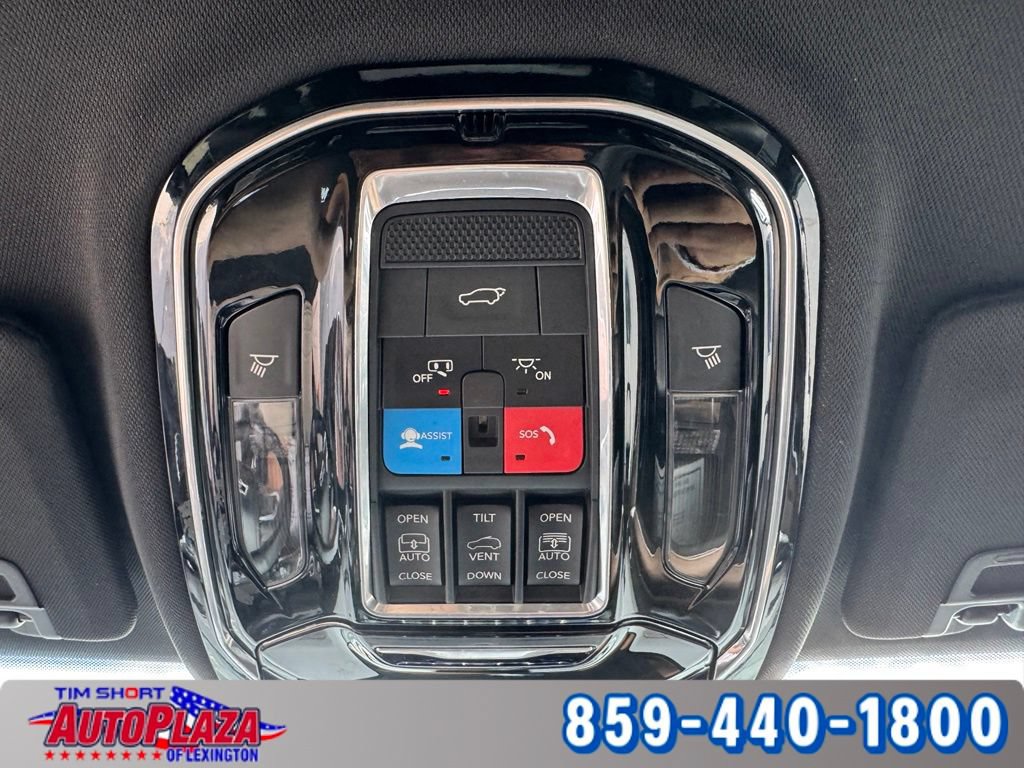 Used 2021 Jeep Grand Cherokee L Summit w/ Luxury Tech Group V AWD/4WD image 32