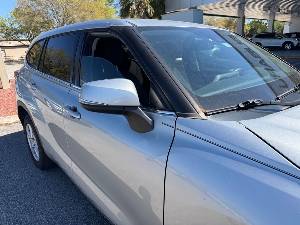 Used 2020 Toyota Highlander LE image 16