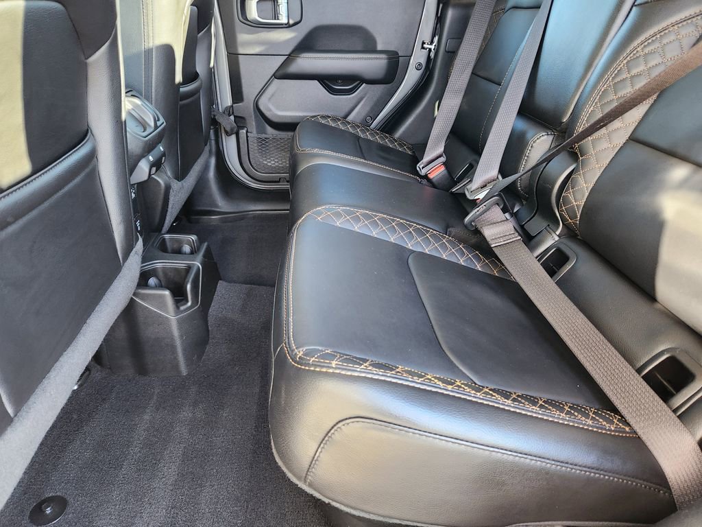 Used 2023 Jeep Gladiator Overland image 8