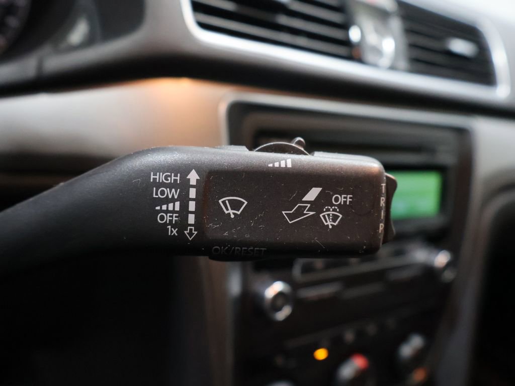 Used 2015 Volkswagen Passat 1.8T S image 31