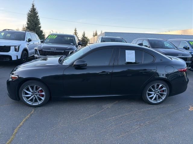 Used 2022 Alfa Romeo Giulia Sprint AWD/4WD image 2