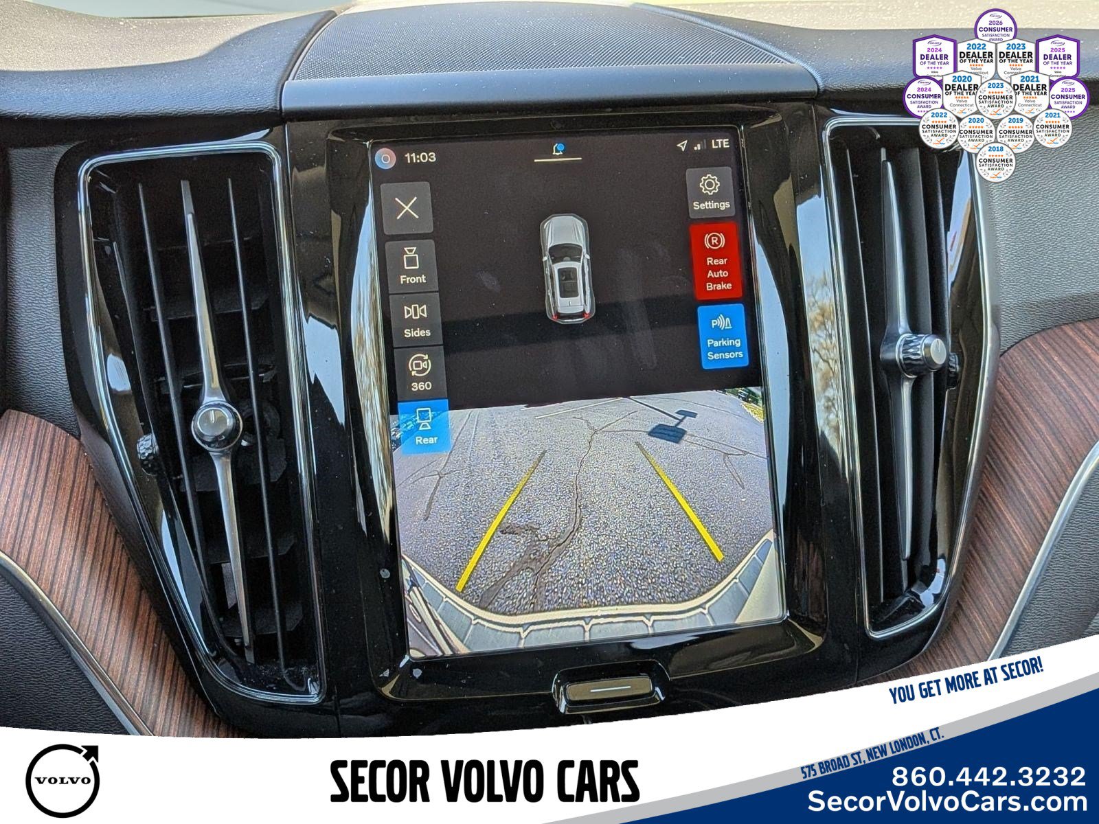Used 2023 Volvo XC60 B5 Plus AWD/4WD image 23