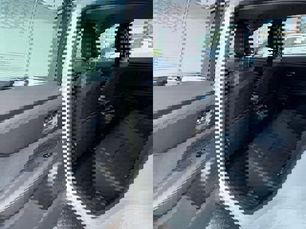 Used 2023 Nissan Ariya FWD image 37