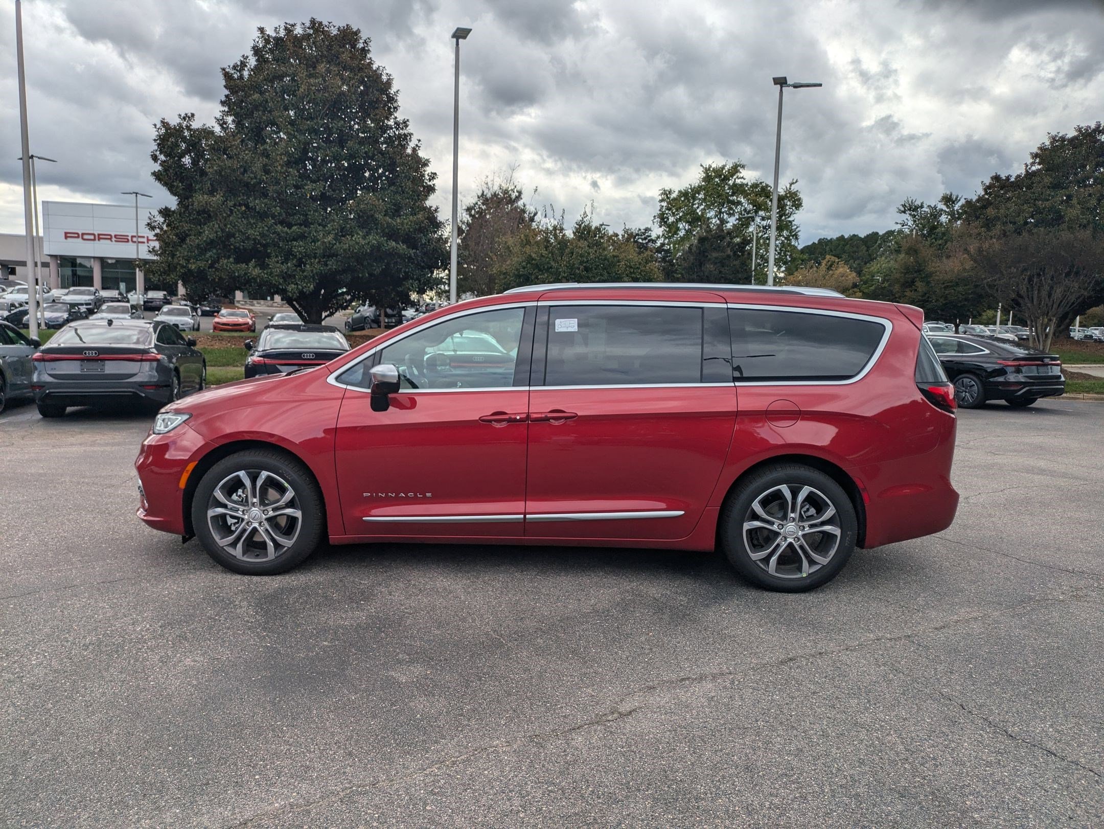 New 2026 Chrysler Pacifica Pinnacle image 8