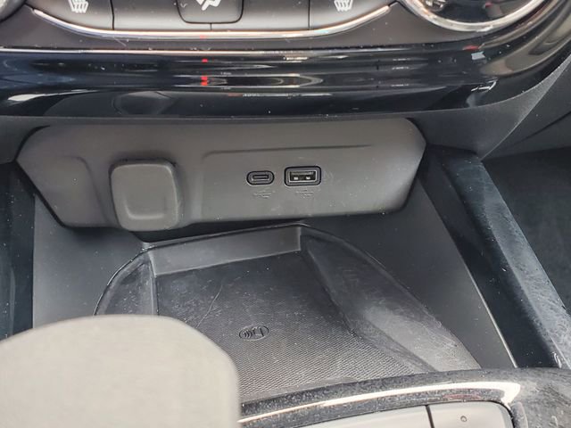 Certified 2024 Chevrolet Trax RS w/ Sunroof Package image 30