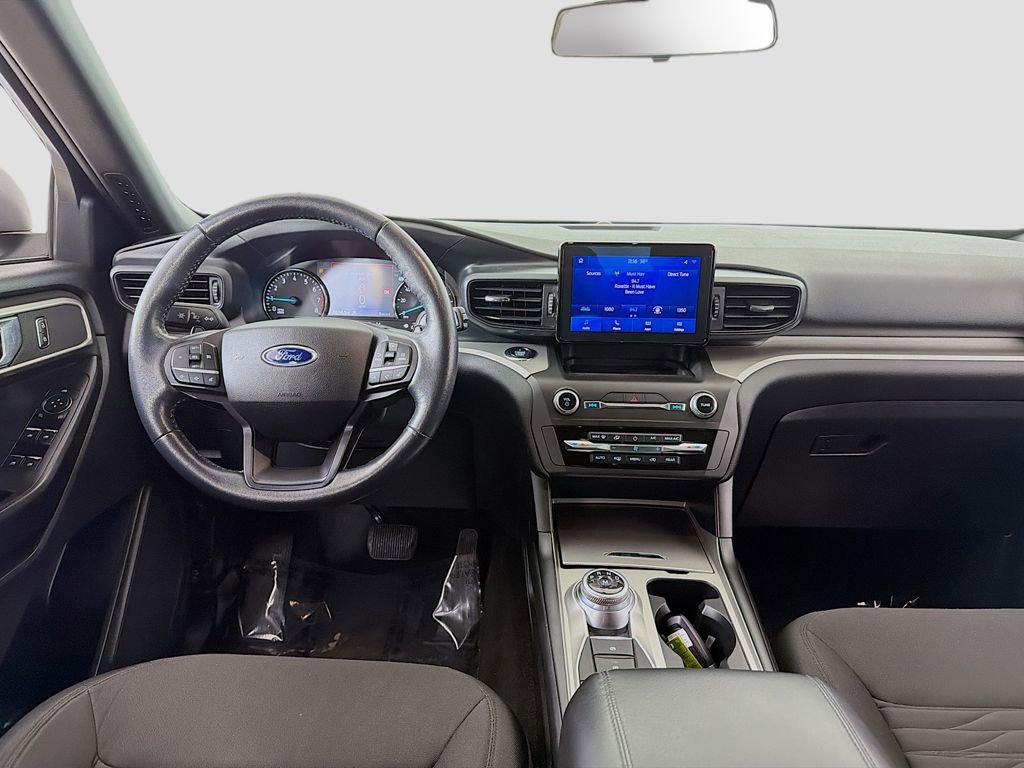 Used 2020 Ford Explorer XLT image 25