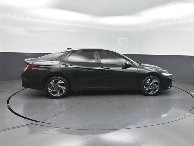 Used 2025 Hyundai Elantra Sport FWD image 27
