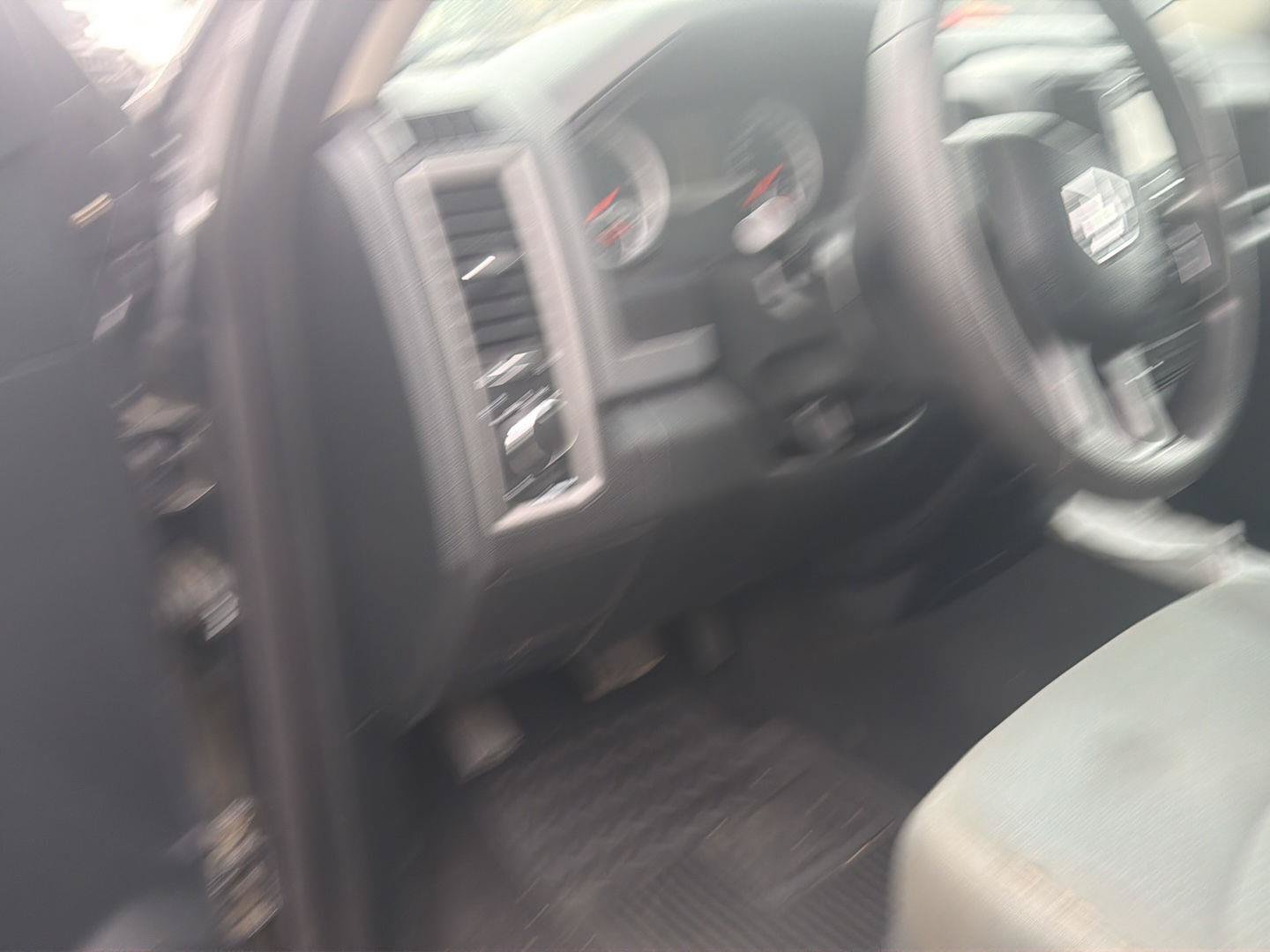 Used 2015 RAM 1500 ST AWD/4WD image 17