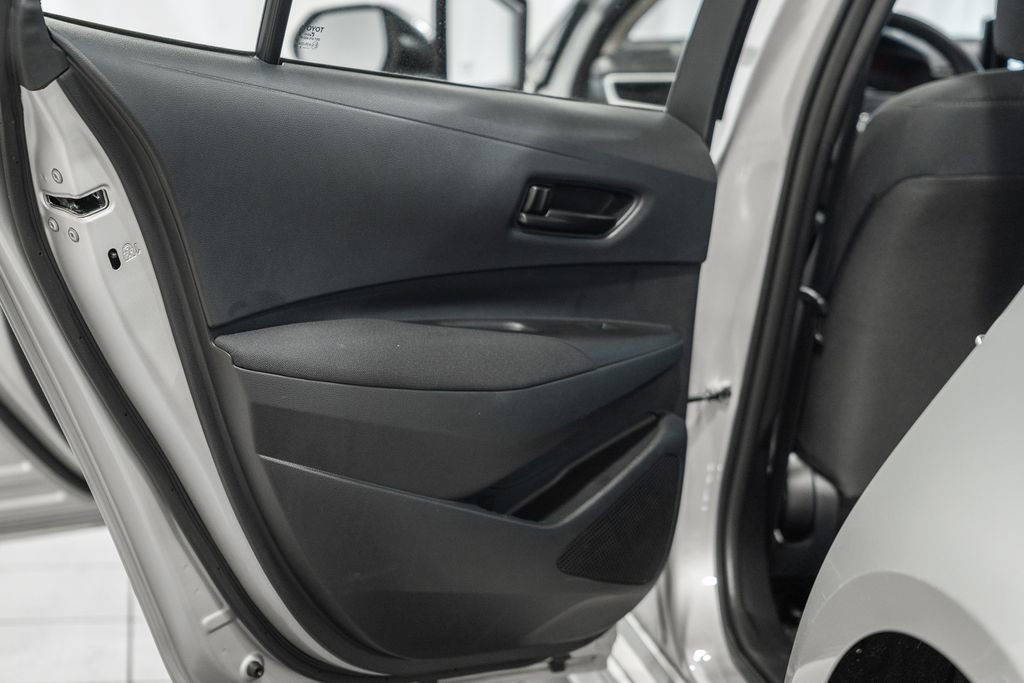 Used 2025 Toyota Corolla LE image 31
