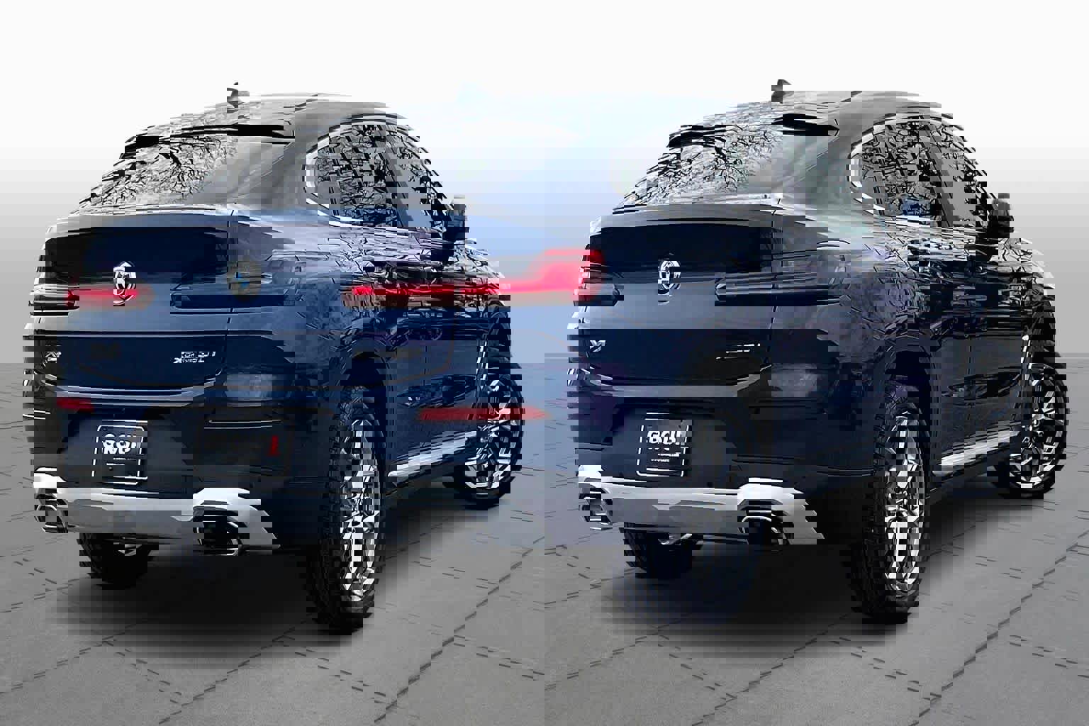 Used 2025 BMW X4 xDrive30i image 12