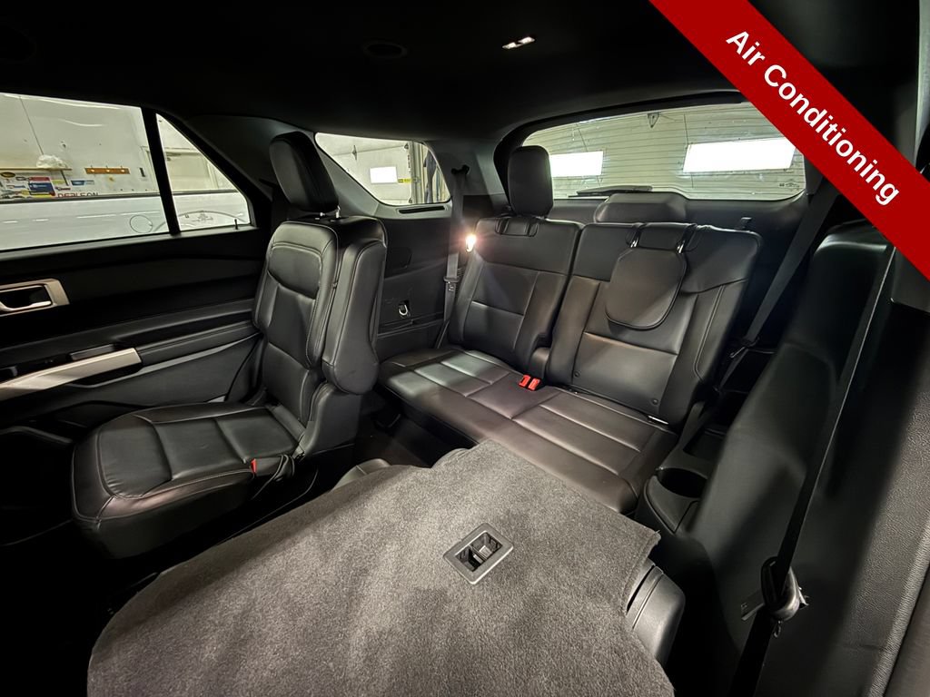 Used 2023 Ford Explorer XLT w/ Equipment Group 202A AWD/4WD image 34