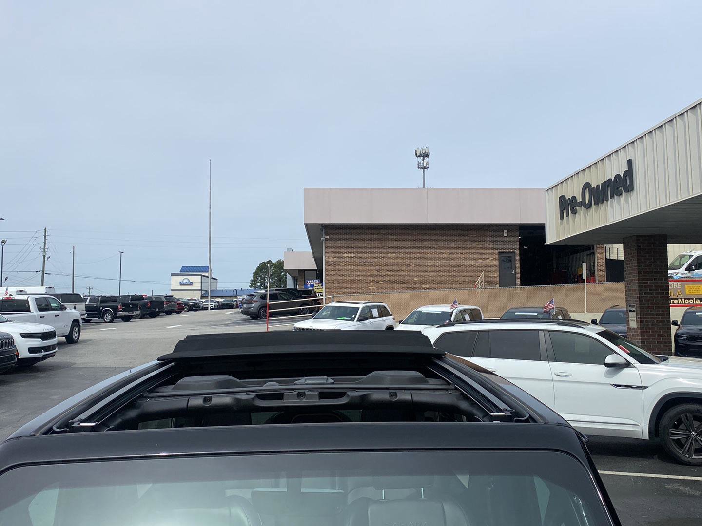 Certified 2023 Jeep Wrangler Sahara w/ Cold Weather Group image 5