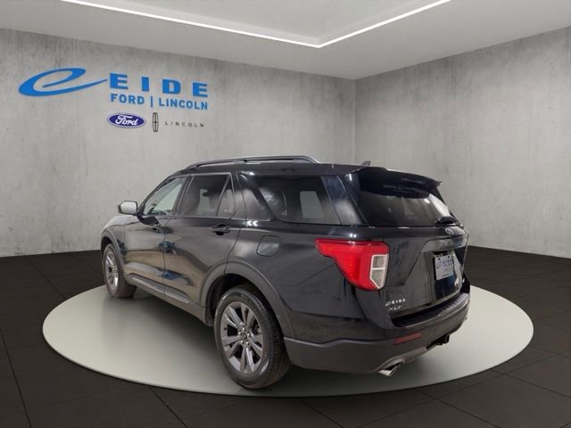Used 2023 Ford Explorer XLT w/ Equipment Group 202A image 8