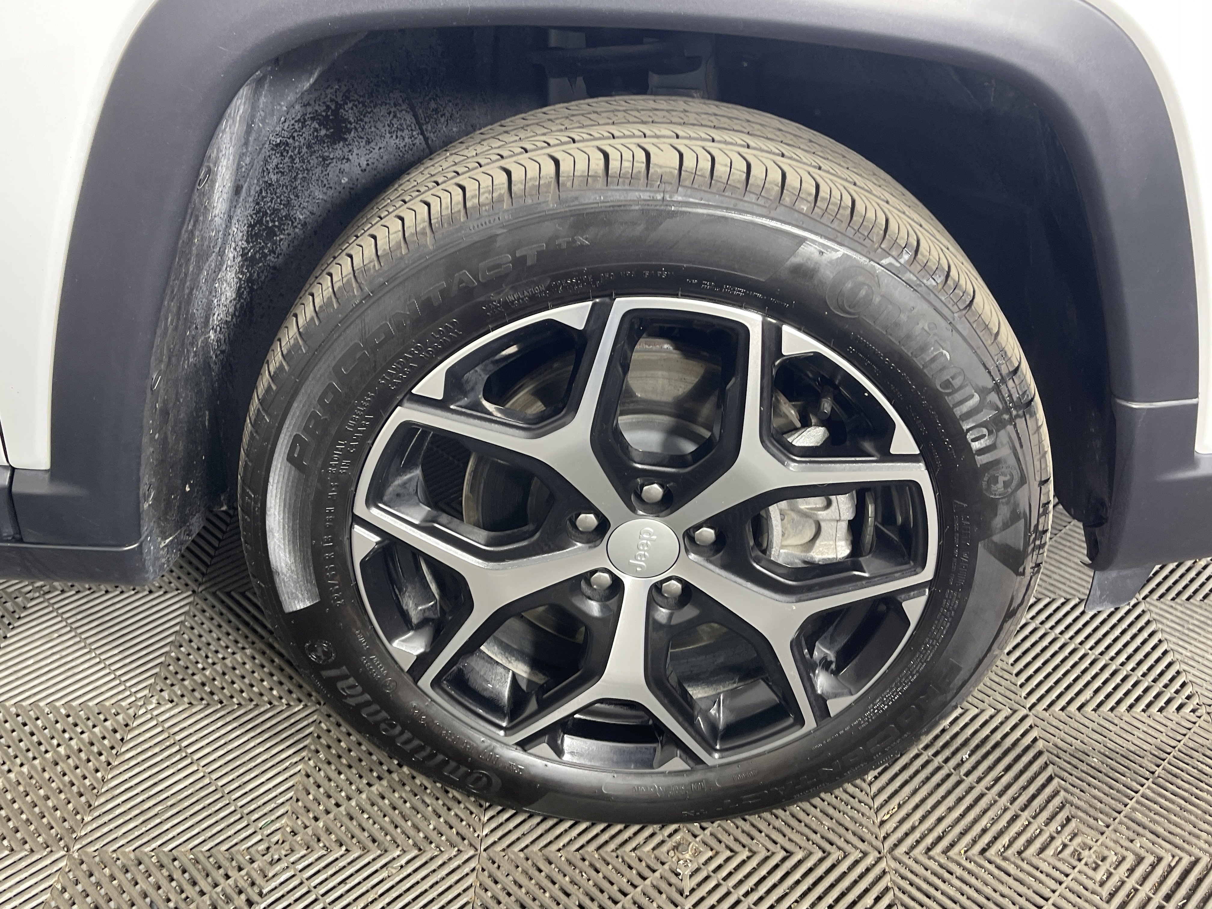 Used 2024 Jeep Compass Limited image 7