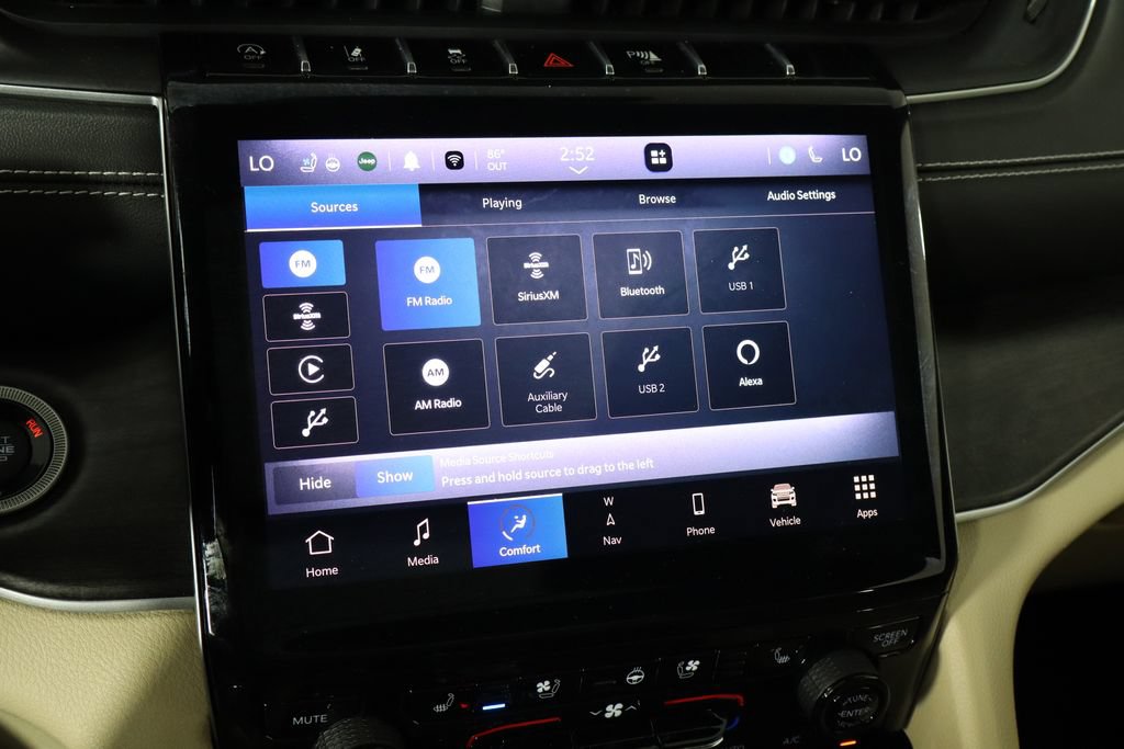 Used 2023 Jeep Grand Cherokee L Limited w/ Luxury Tech Group II AWD/4WD image 33
