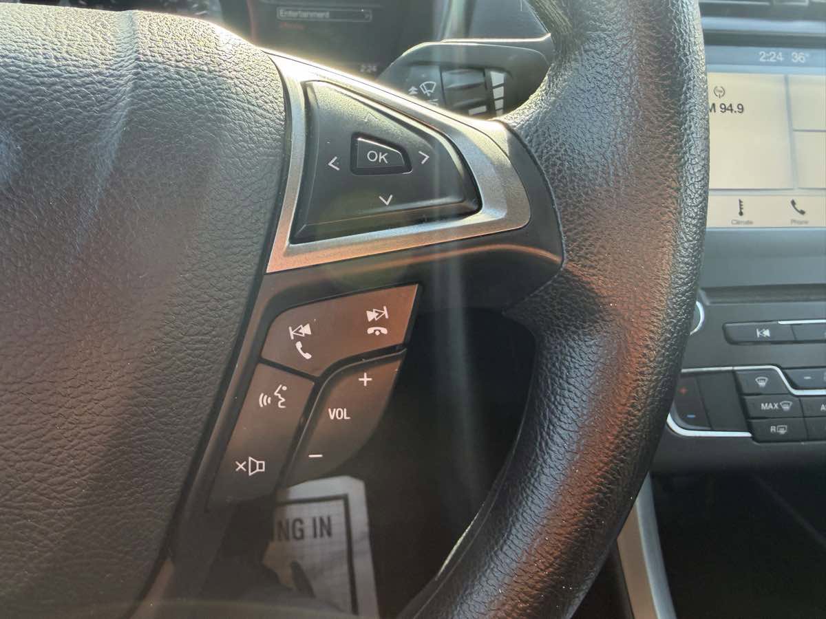 Used 2018 Ford Fusion SE w/ Fusion SE Technology Package image 31