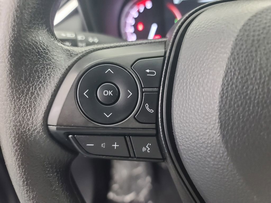 Used 2025 Toyota RAV4 XLE AWD/4WD image 29