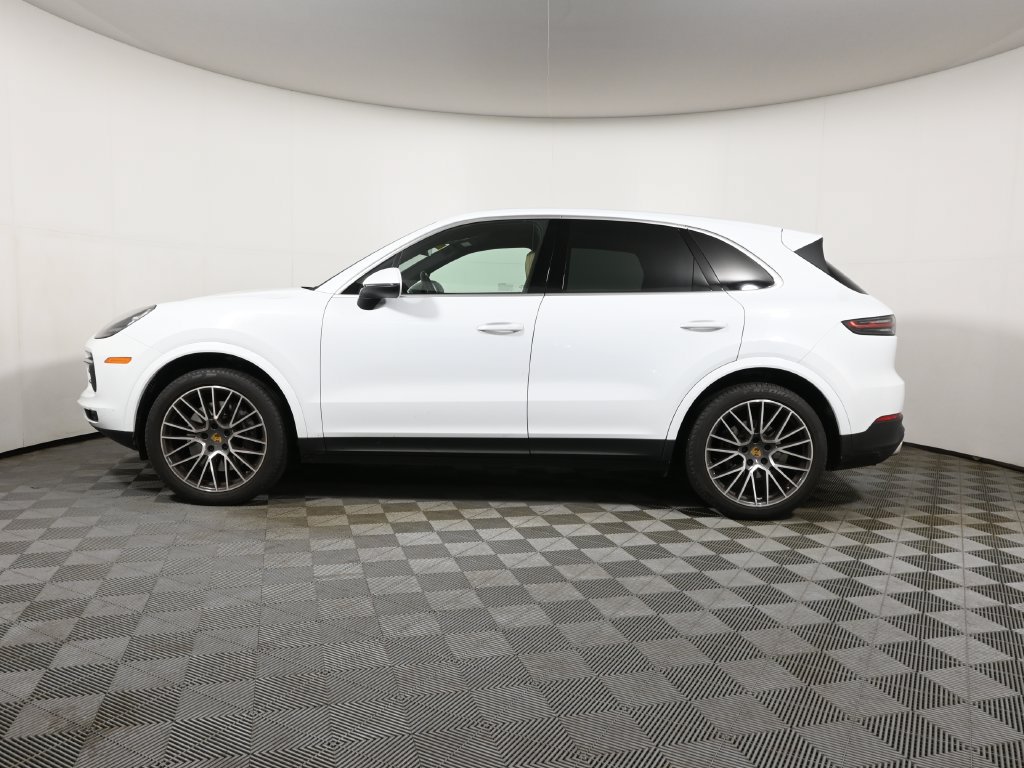 Used 2022 Porsche Cayenne AWD/4WD image 2