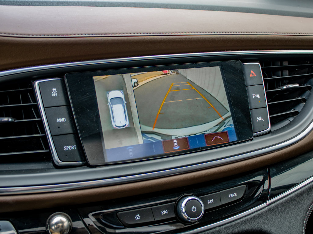 Used 2018 Buick Enclave Avenir w/ Avenir Technology Package AWD/4WD image 42