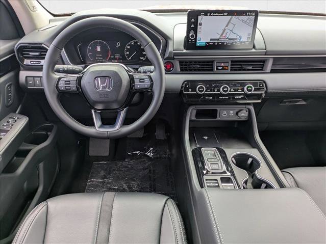New 2025 Honda Pilot Touring image 14