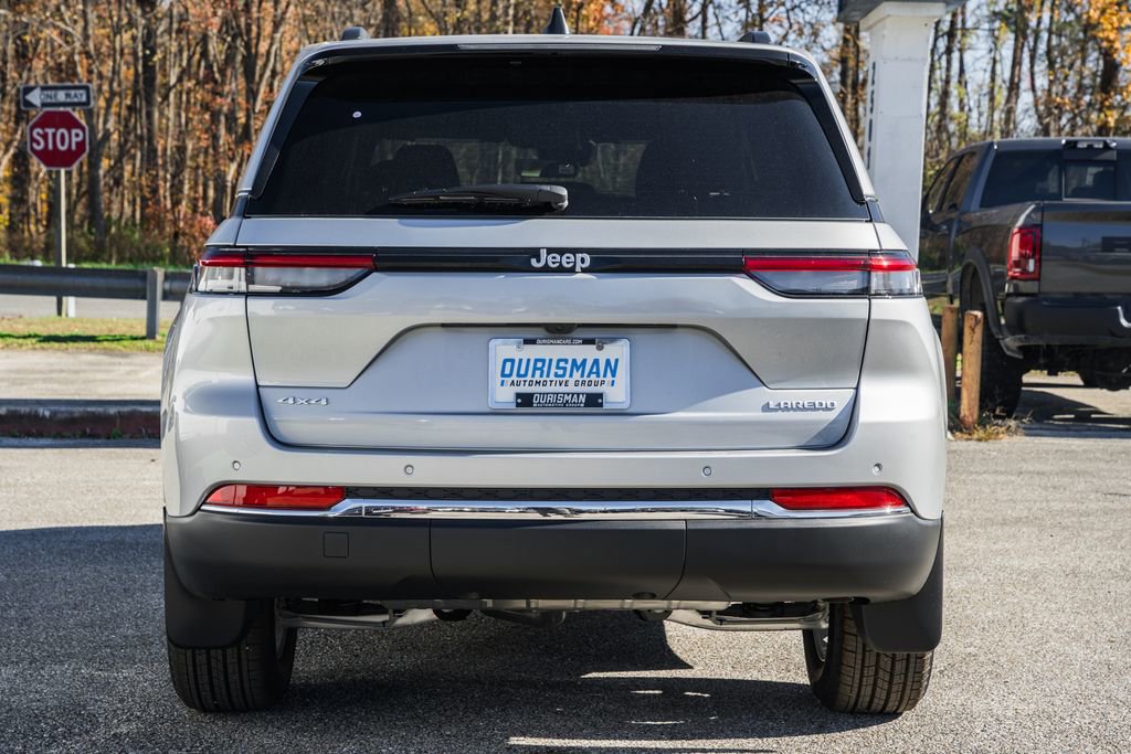 New 2025 Jeep Grand Cherokee Laredo X w/ Luxury Tech Group I image 5