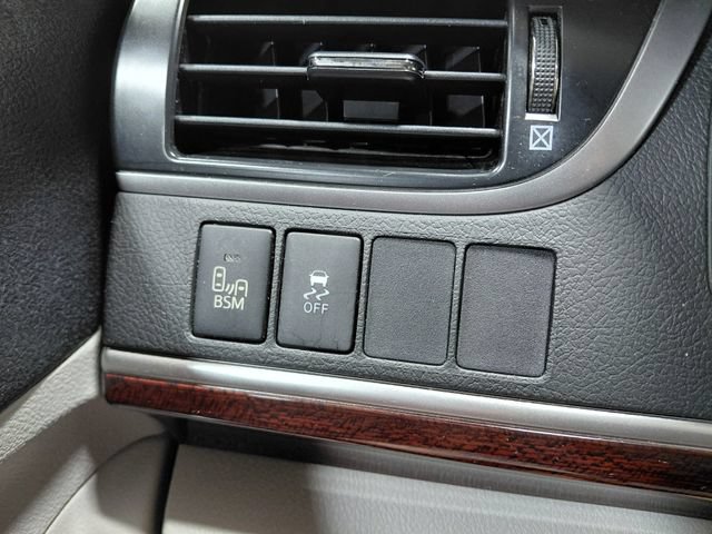 Used 2012 Toyota Camry XLE FWD image 35