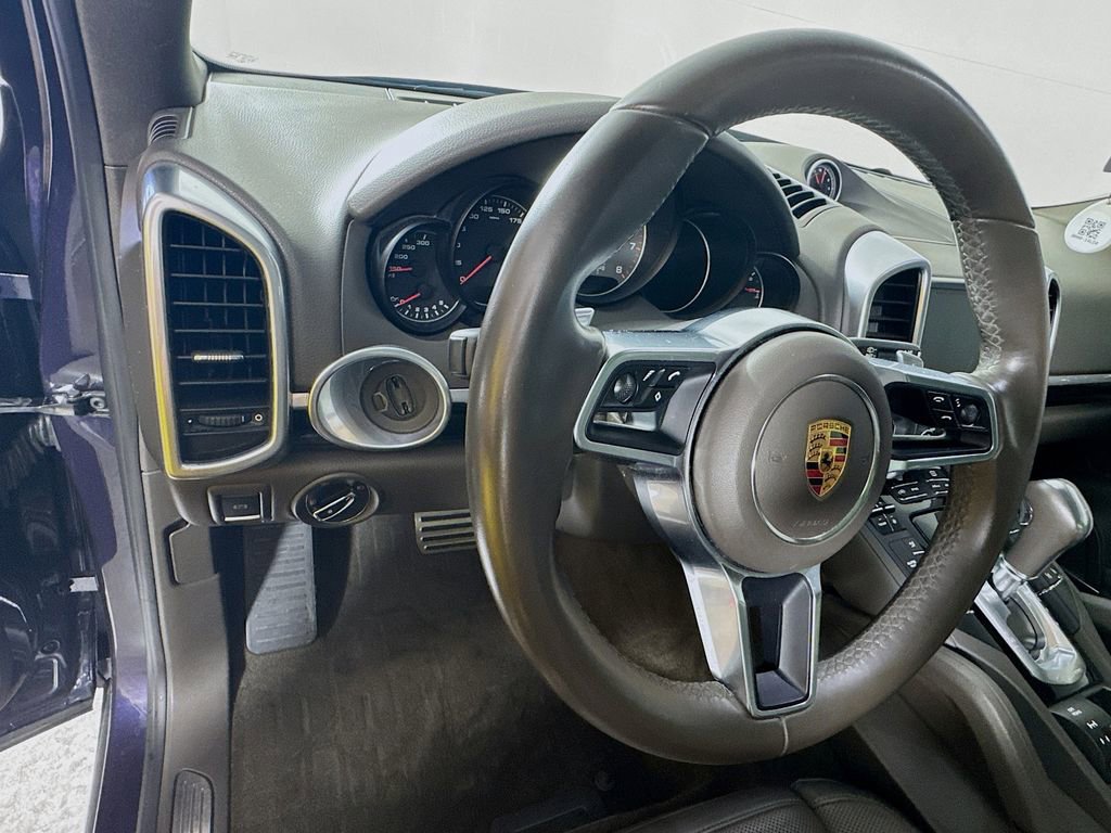 Used 2017 Porsche Cayenne S AWD/4WD image 11