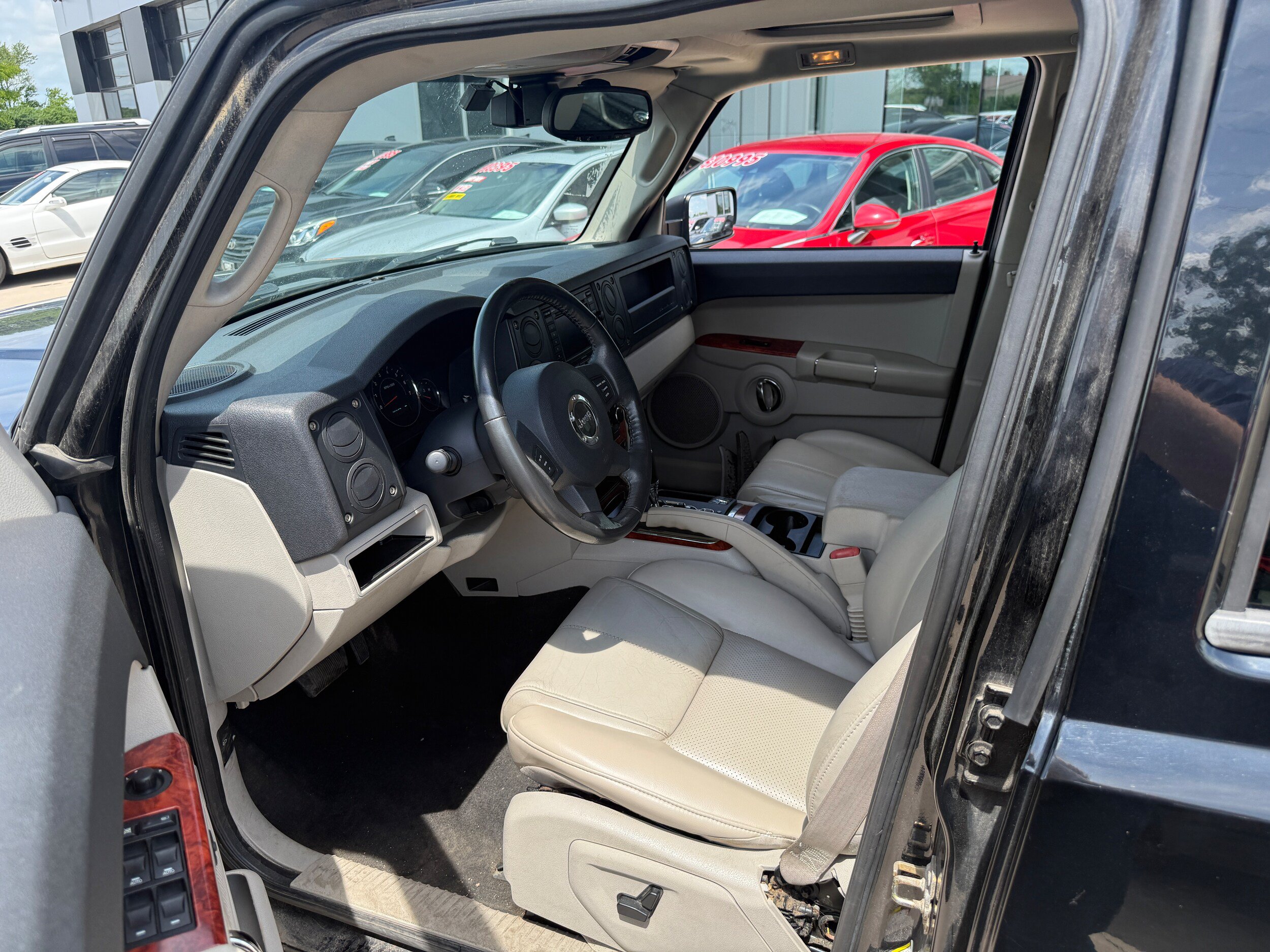 Used 2006 Jeep Commander Limited w/ Trailer Tow Group IV AWD/4WD image 10