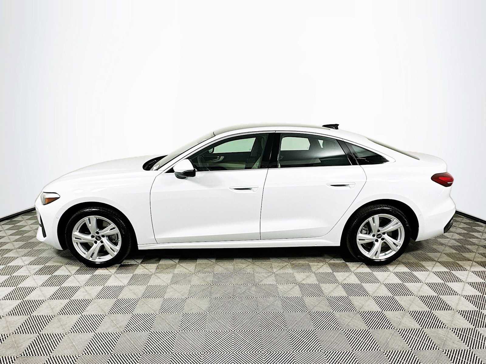 New 2025 Audi A5 2.0T Premium image 4