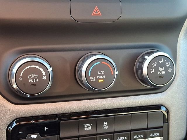 Used 2024 RAM 2500 Tradesman w/ Chrome Appearance Group image 15