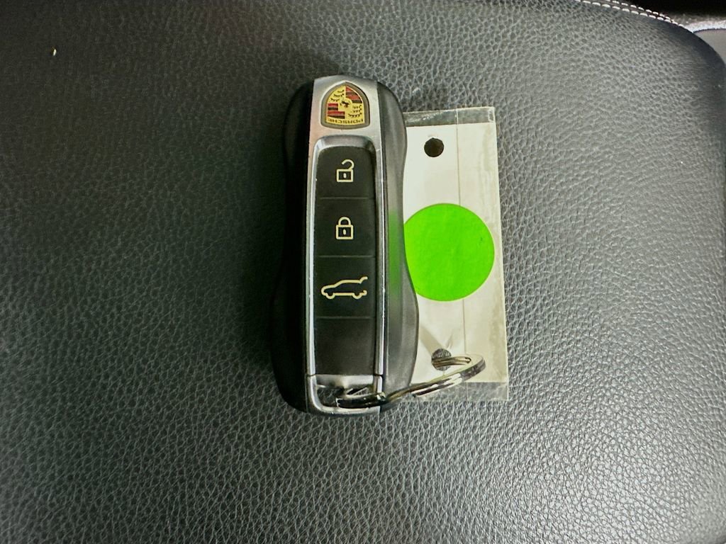 Used 2019 Porsche Cayenne image 41