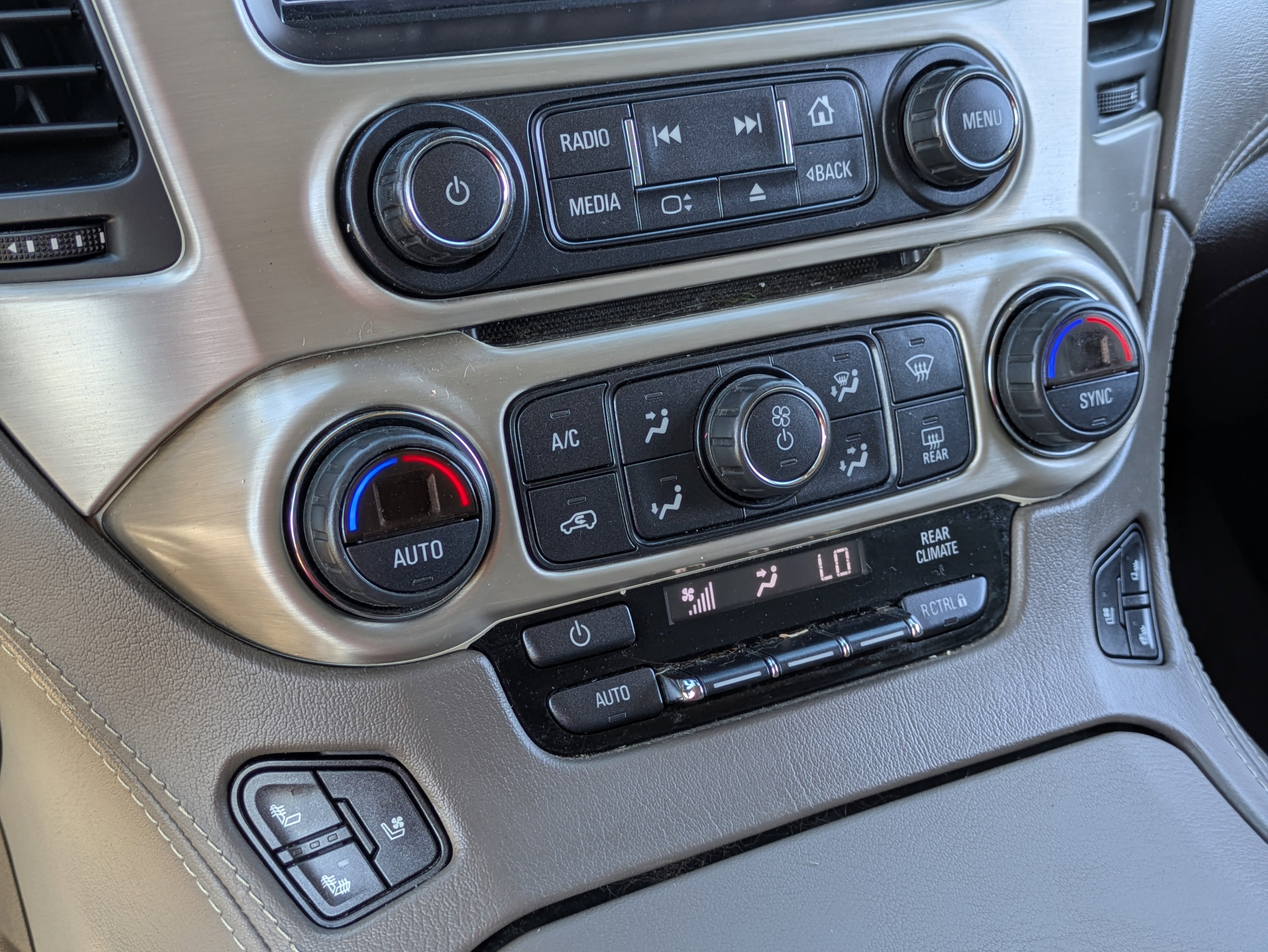 Used 2020 GMC Yukon XL Denali w/ Open Road Package image 28