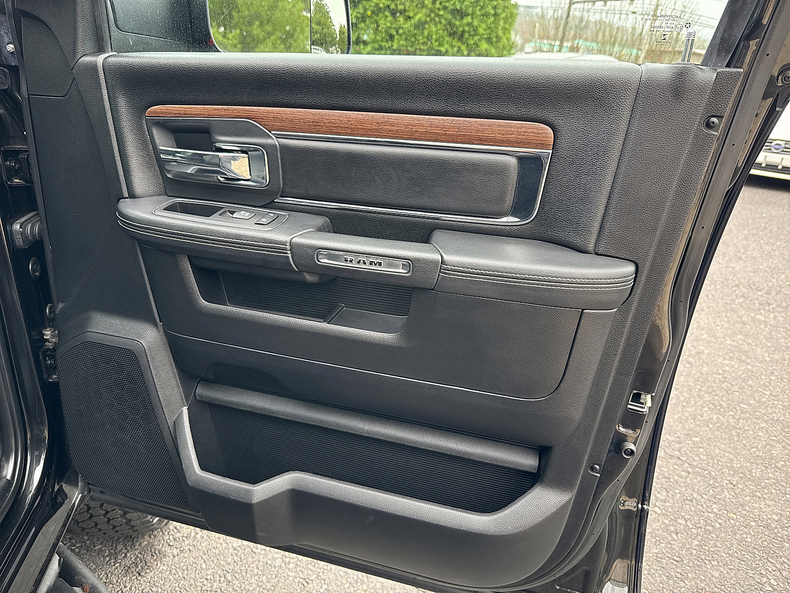 Used 2018 RAM 2500 Laramie w/ Sport Appearance Group image 40