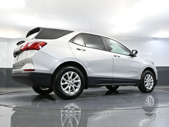 Used 2021 Chevrolet Equinox LS w/ LS Convenience Package image 46
