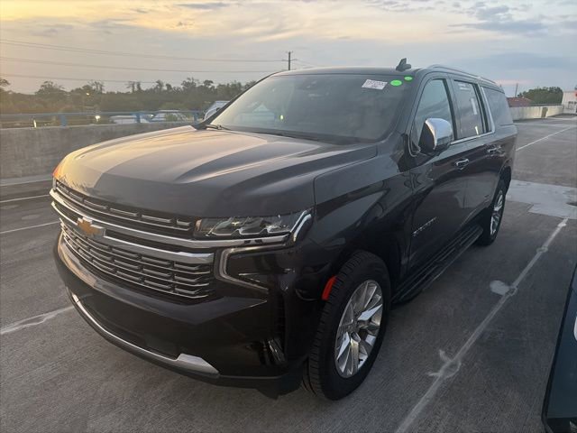 Used 2023 Chevrolet Suburban Premier image 1