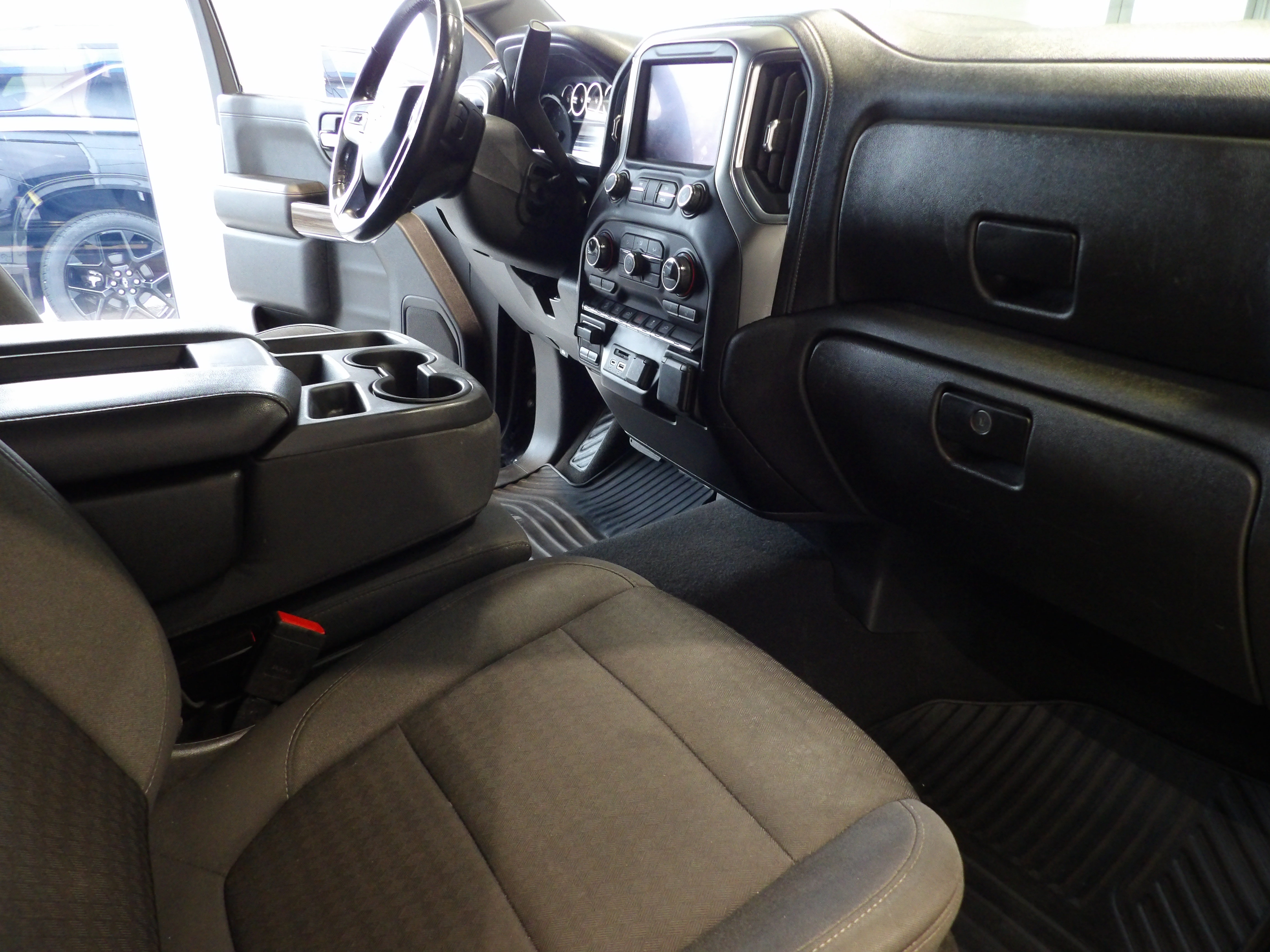 Used 2021 Chevrolet Silverado 1500 LT w/ Z71 Off-Road Package AWD/4WD image 20