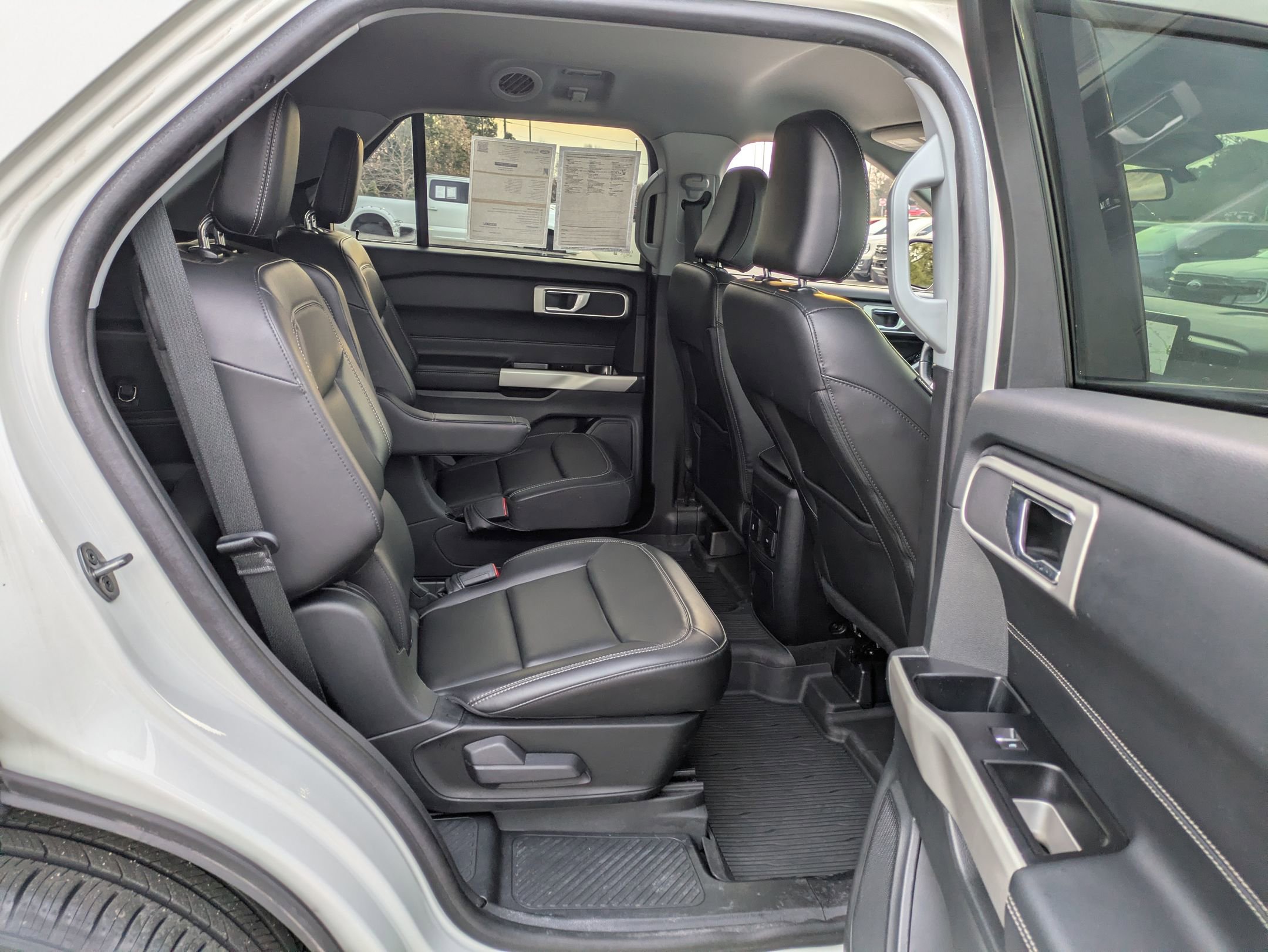 Certified 2022 Ford Explorer XLT w/ Equipment Group 202A image 37