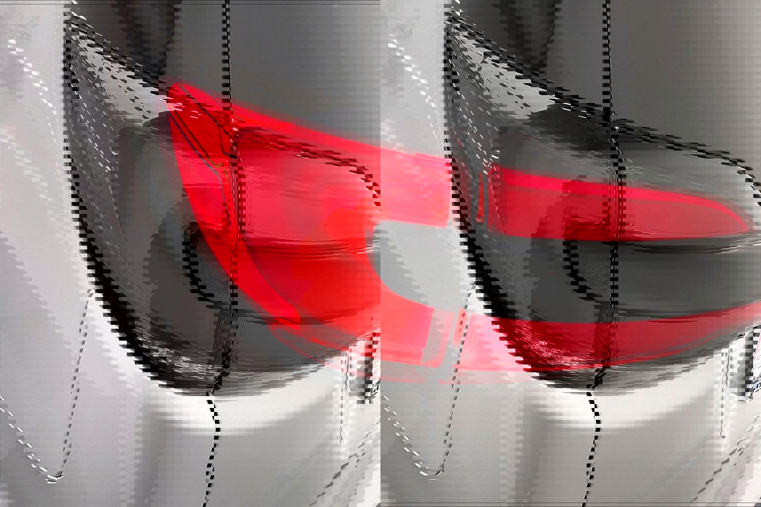 Used 2024 Chrysler Pacifica Touring-L image 29