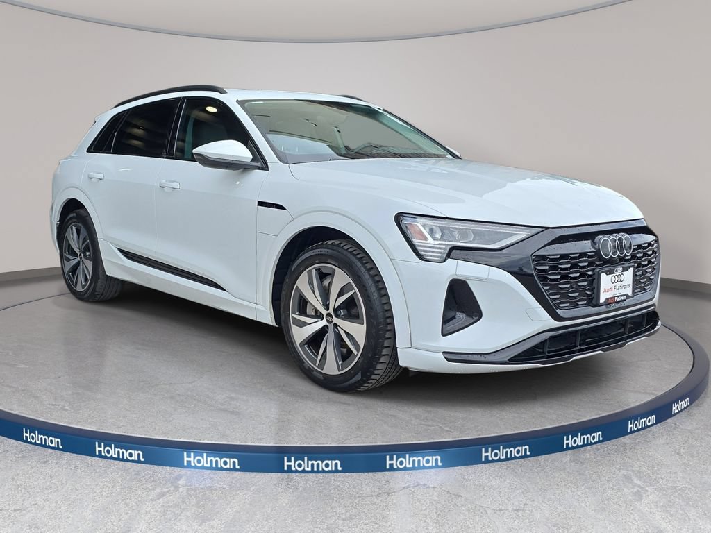 Used 2024 Audi Q8 e-tron Premium Plus AWD/4WD image 4