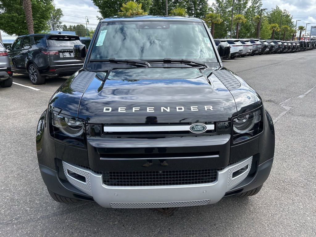 New 2025 Land Rover Defender 130 S image 9