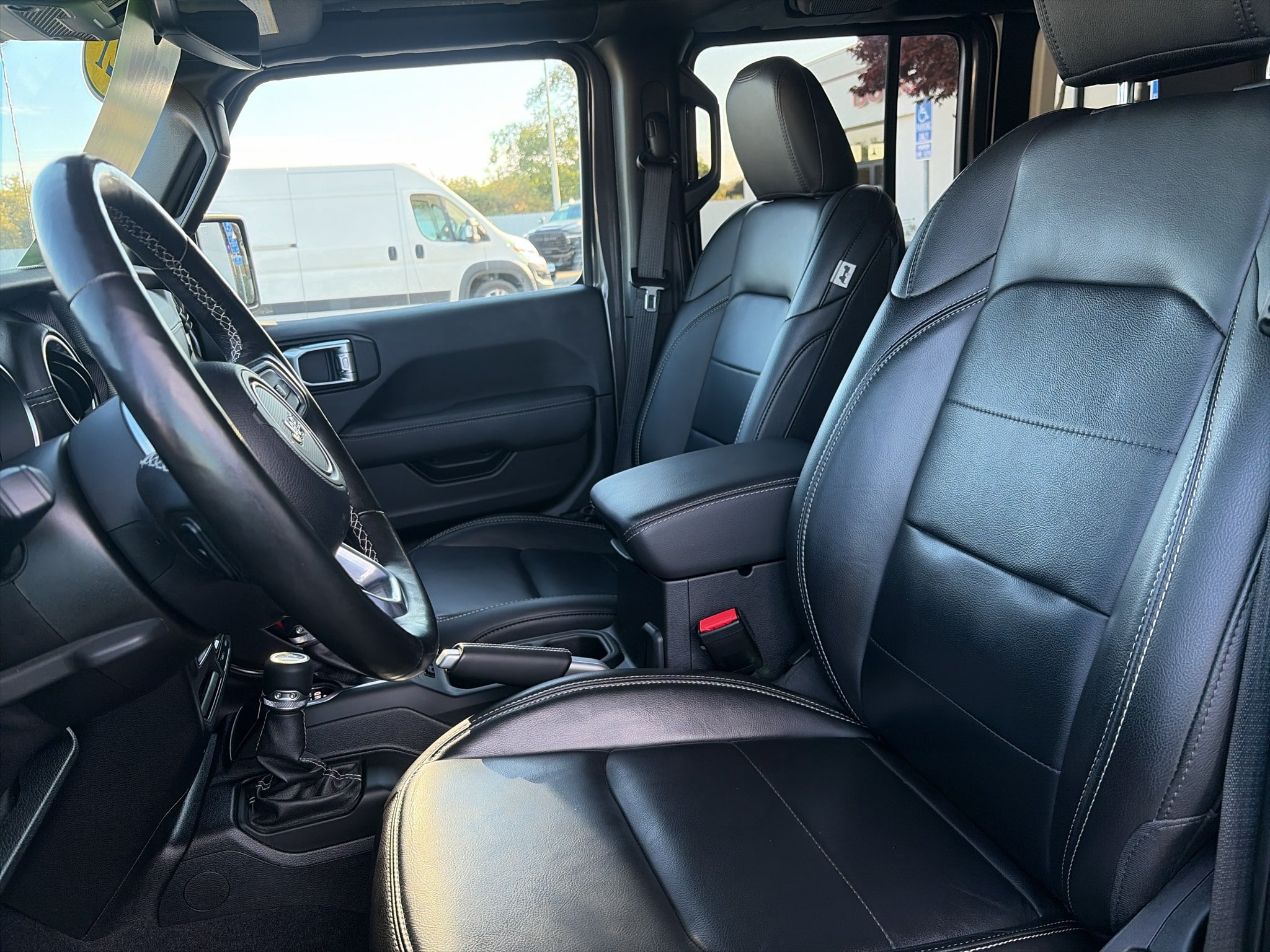Used 2021 Jeep Wrangler Unlimited Sahara AWD/4WD image 5