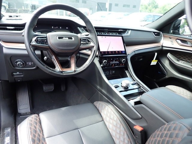 New 2025 Jeep Grand Cherokee Summit w/ Adv Protech Group IV image 14