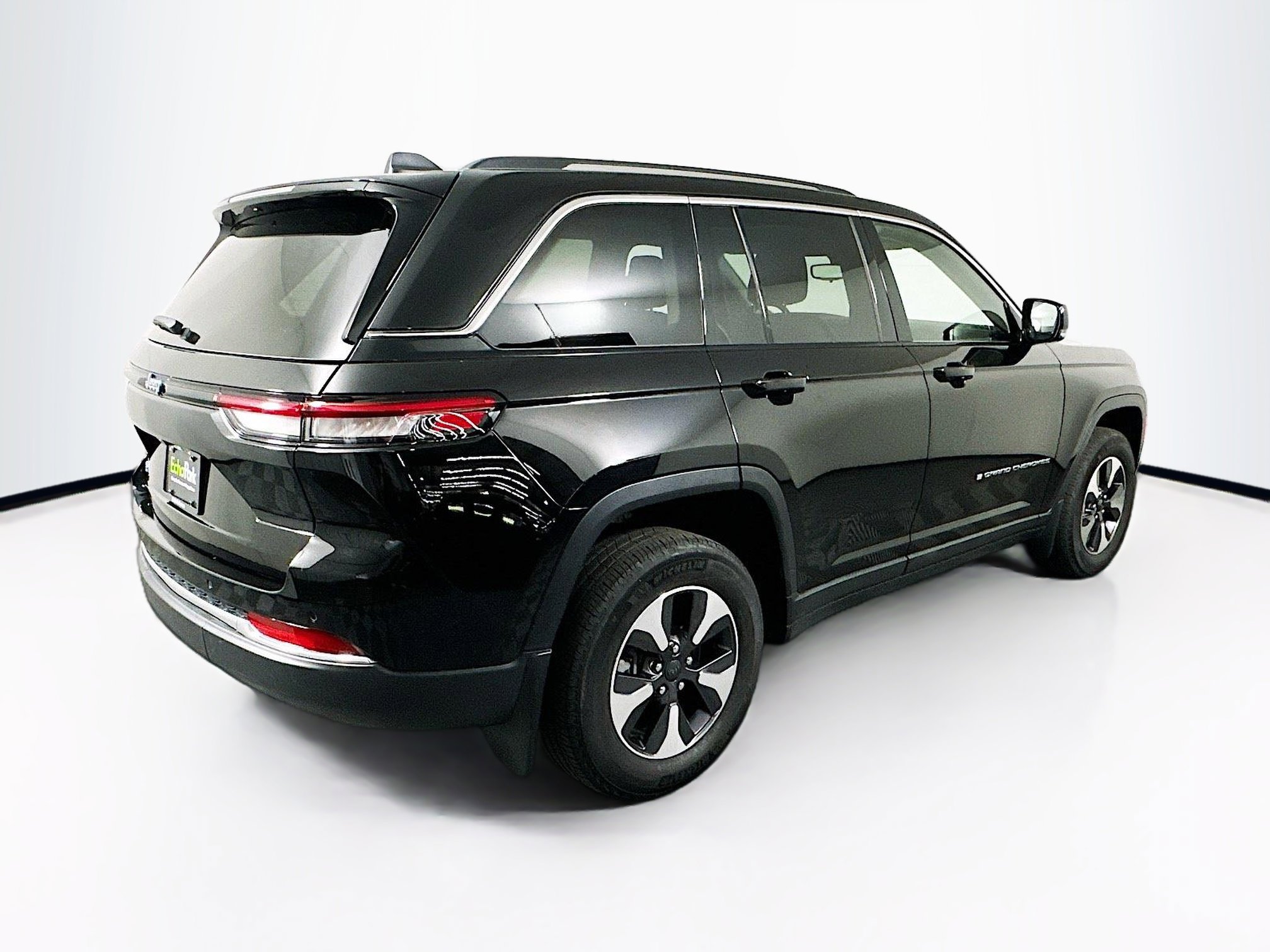 Used 2022 Jeep Grand Cherokee Limited 4xe w/ MOPAR Finishing Package image 9