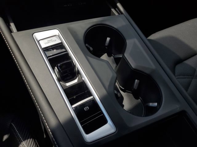 Certified 2025 Volkswagen Atlas Cross Sport SE FWD image 22