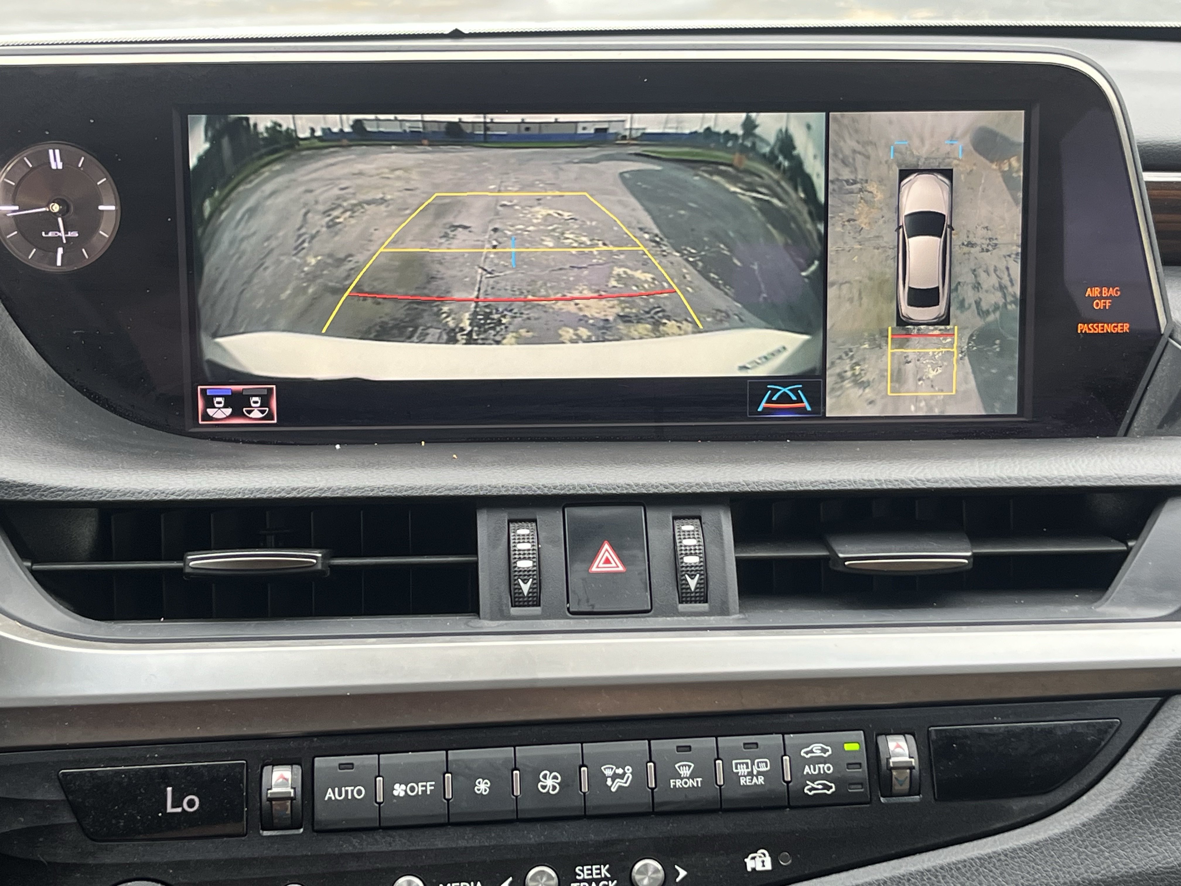 Used 2019 Lexus ES 300h Ultra Luxury w/ Accessory Package 2 FWD image 22