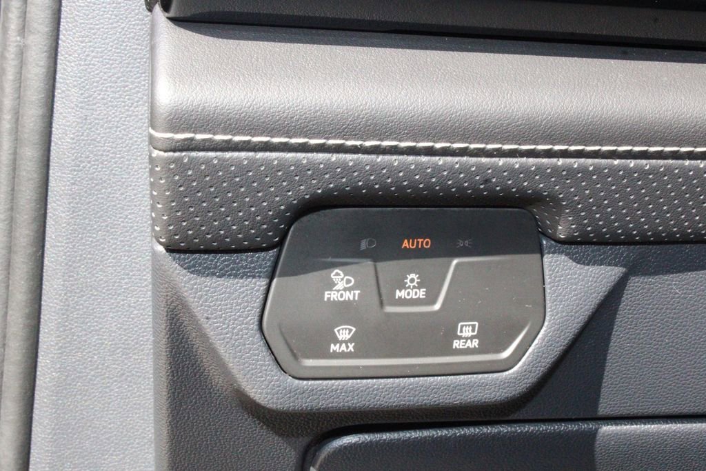 Used 2025 Volkswagen Atlas SE AWD/4WD image 25