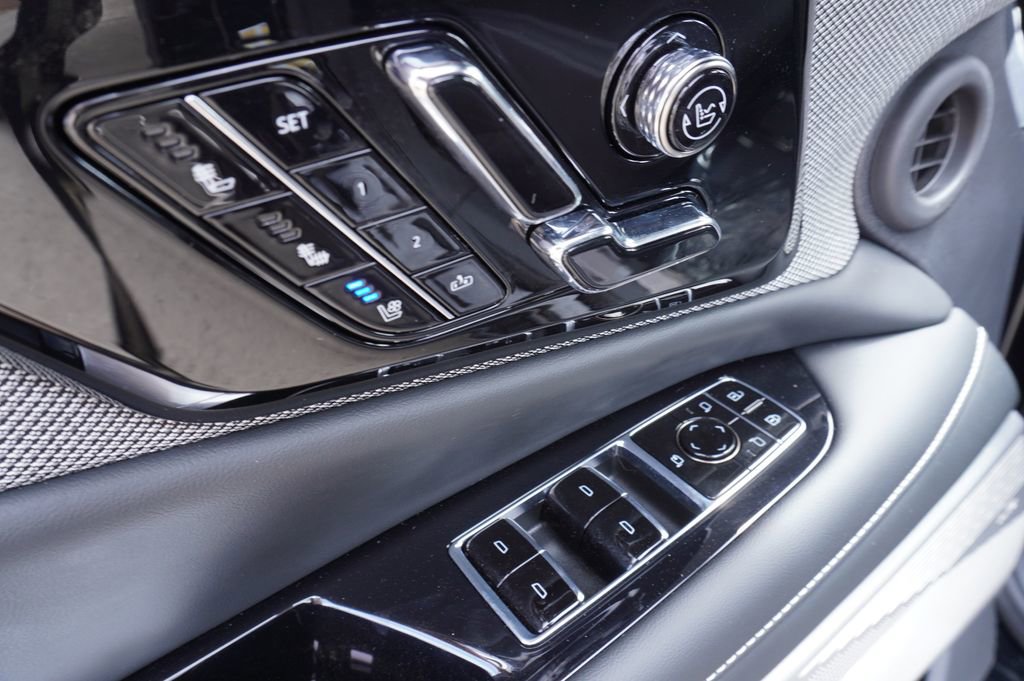 New 2025 Cadillac Optiq Luxury 2 AWD/4WD image 15