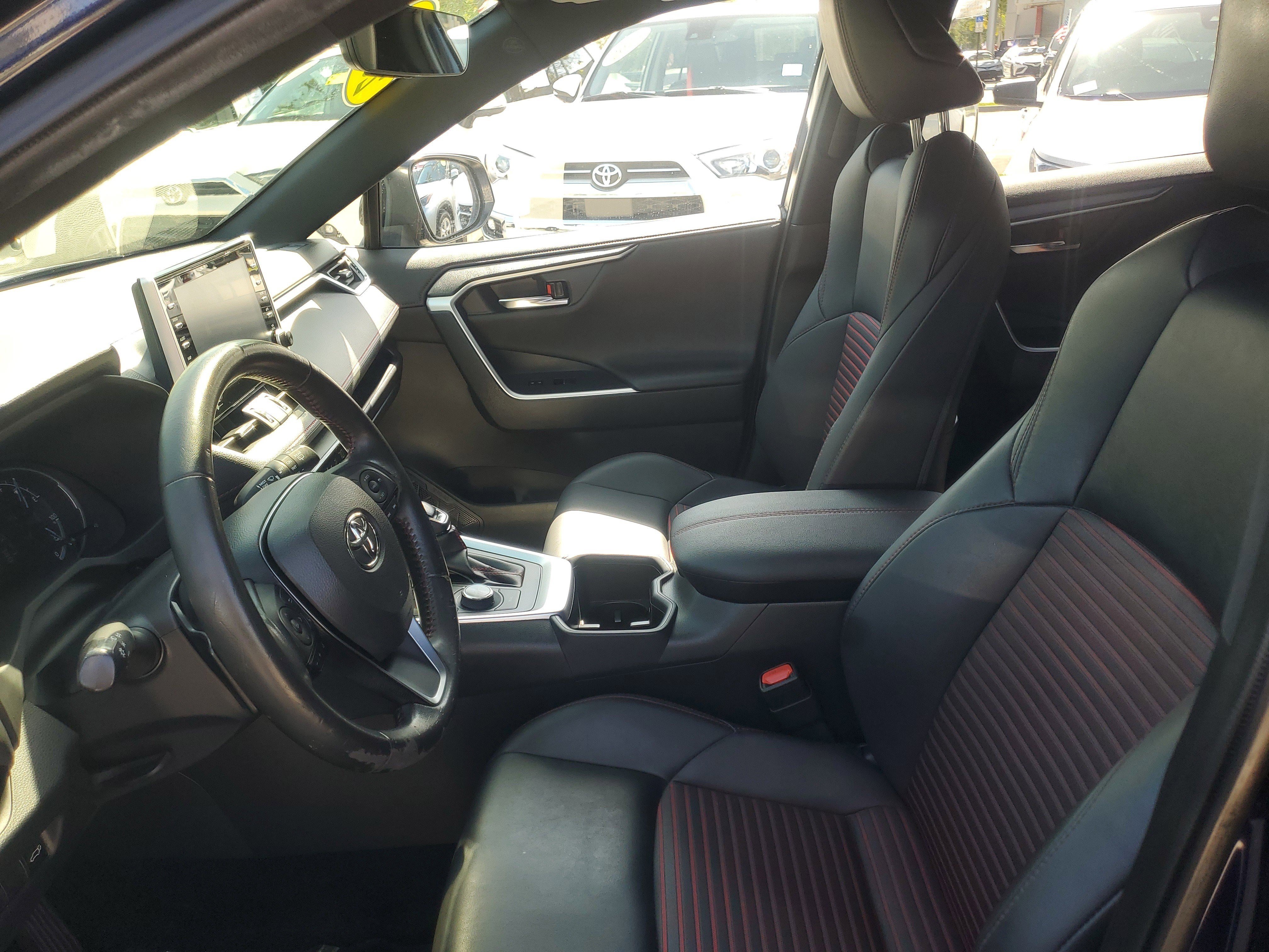 Used 2022 Toyota RAV4 XSE AWD/4WD image 16