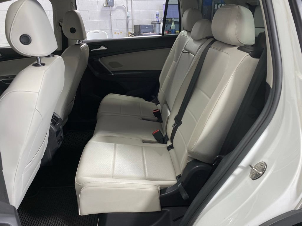 Used 2020 Volkswagen Tiguan SE w/ 3rd Row Seat Package AWD/4WD image 27