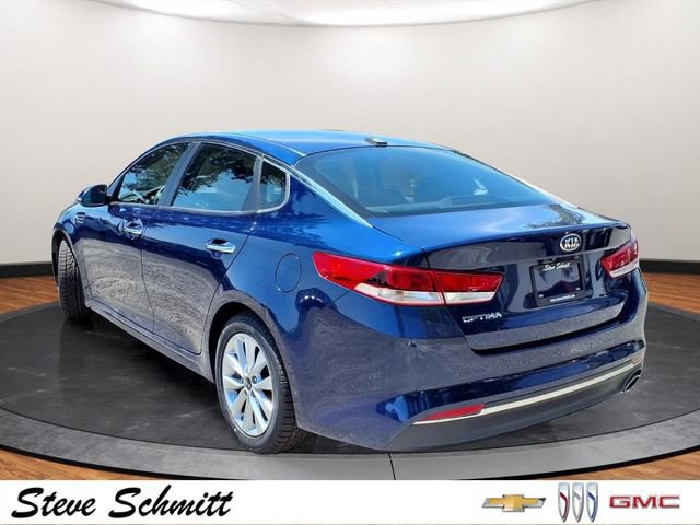 Used 2017 Kia Optima LX w/ Option Group 014 FWD image 3